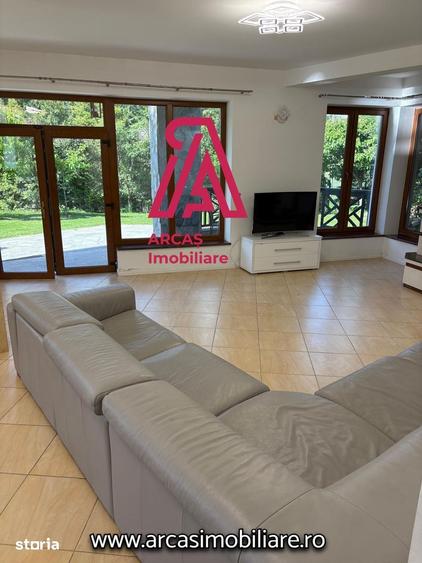 Casă cu 5 camere cu Teren 1300 Mp în Central