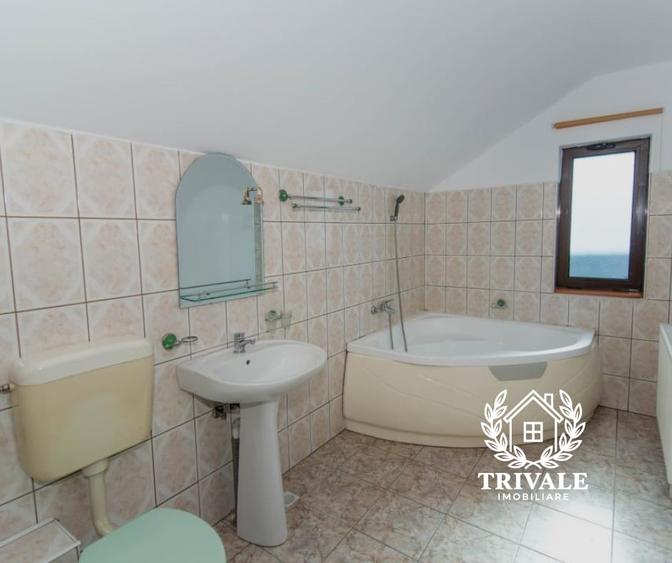 Casă individuală cu 4 camere cu Canalizare în Exercițiu