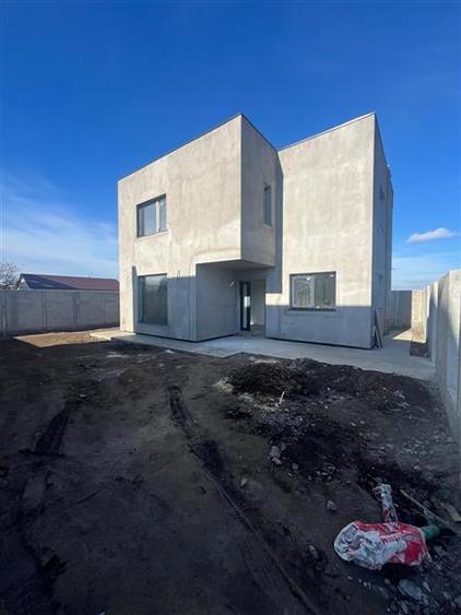 Casă individuală cu 3 camere cu Teren 270 Mp în Vânători
