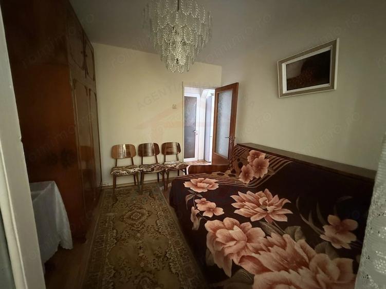 Apartament cu 3 camere decomandat în Micro 14