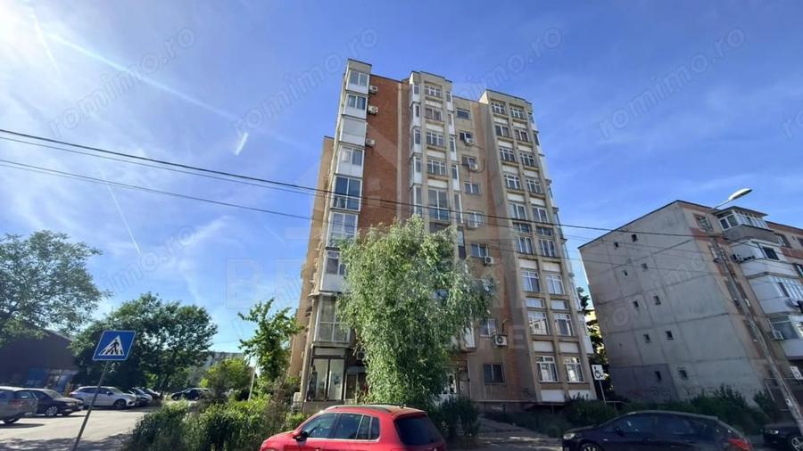 Apartament-Spatiu comercial parter 2 camere -intrare din strada 60mp - 6