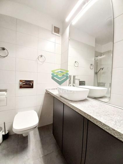Apartament cu 3 camere semidecomandat în Aviației