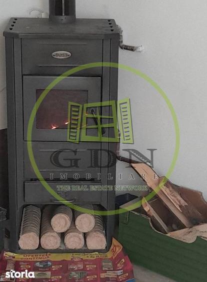 Casă cu 4 camere cu Teren 300 Mp în Central