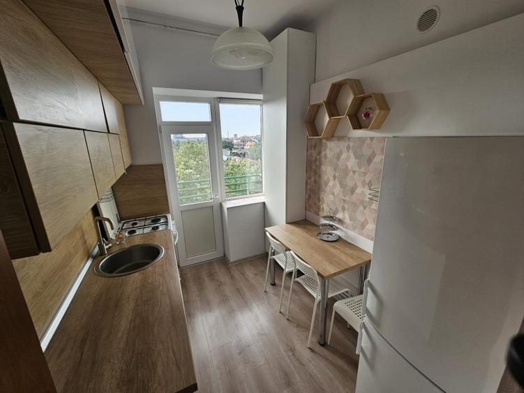 Apartament cu 2 camere decomandat, mobilat în Ultracentral