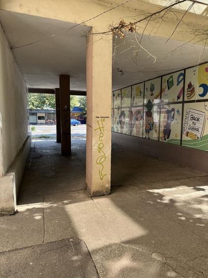 Apartament cu 3 camere nedecomandat în Unirii Sud