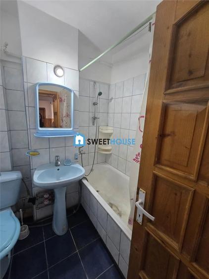 Apartament cu 3 camere decomandat în Central