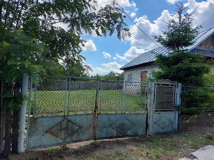 Casă cu Teren 220 Mp în Olăreni