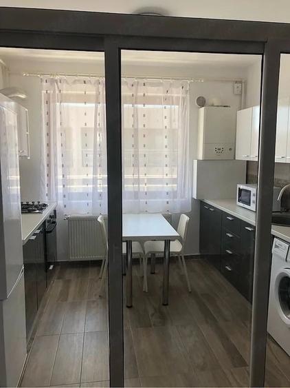 Apartament cu 2 camere semidecomandat în Berceni
