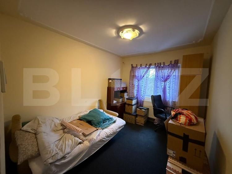 Apartament cu 3 camere decomandat, mobilat în Nicolina