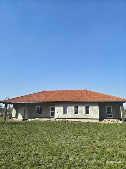 Casă cu Teren 25000 Mp în Traian