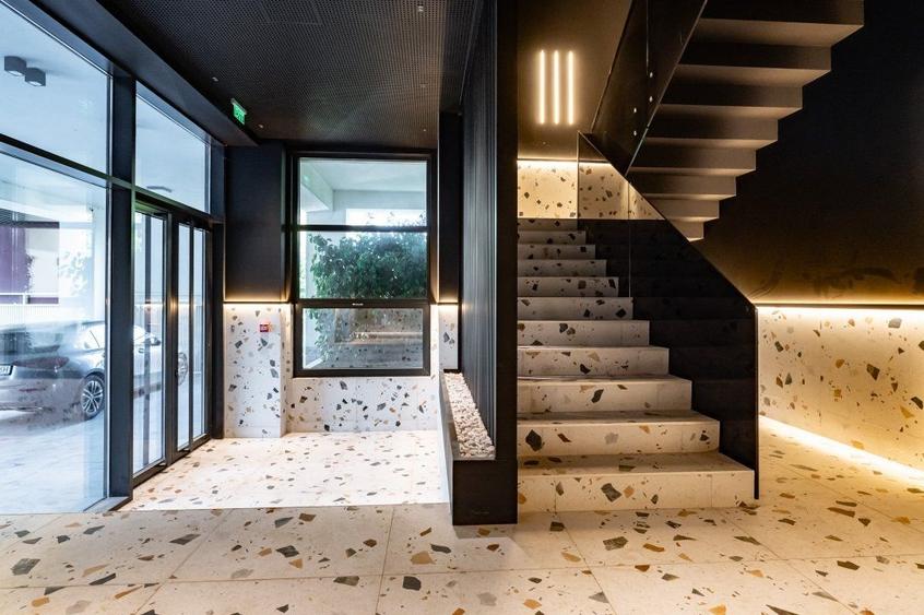 Apartament cu 3 camere decomandat în Delfinariu