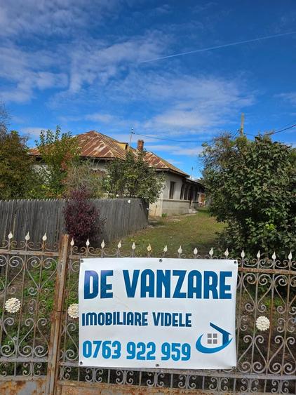 Casă cu 4 camere cu Teren 2000 Mp în Central