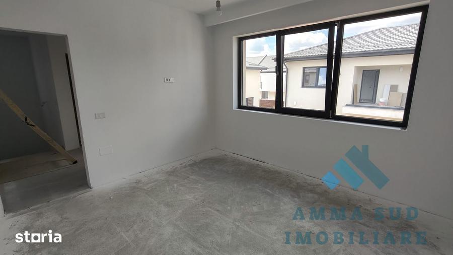 Casă cu 5 camere cu Teren 344 Mp în Central