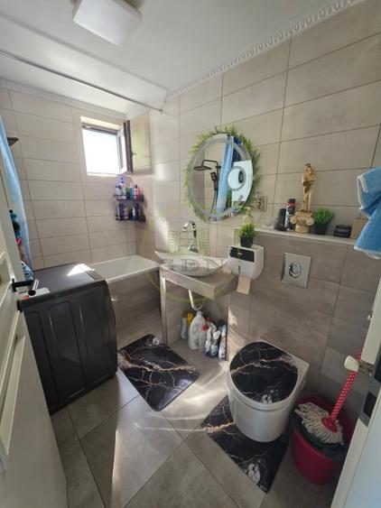 Apartament cu 3 camere decomandat, mobilat în Șelimbăr