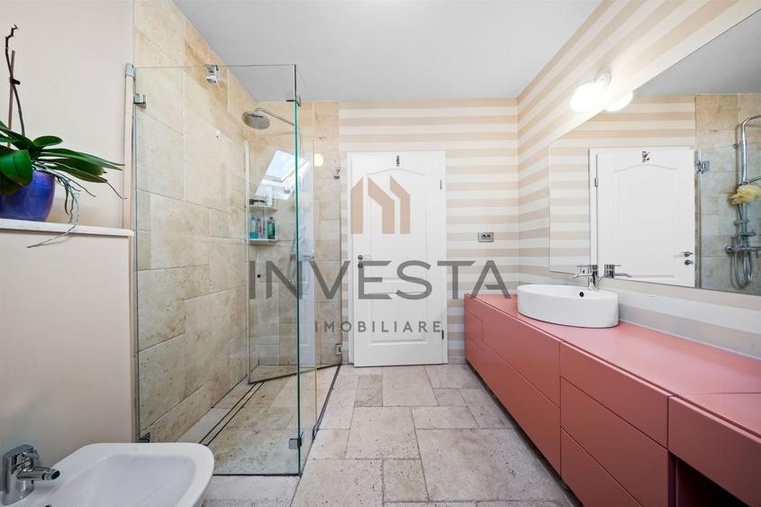 Casă individuală cu 6 camere cu Canalizare în Făget
