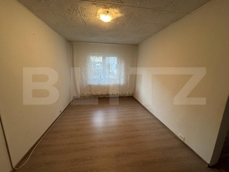 Apartament cu 2 camere semidecomandat, mobilat în Bejan