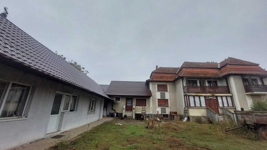 Casă cu 4 camere în Sânlazăr