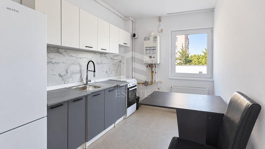 Apartament cu 2 camere decomandat, mobilat în Central