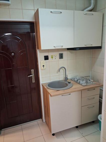 Garsonieră decomandată în Valu lui Traian