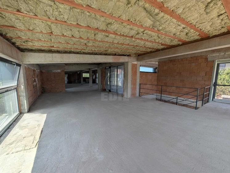 Spațiu comercial, de 162 mp, în Florești