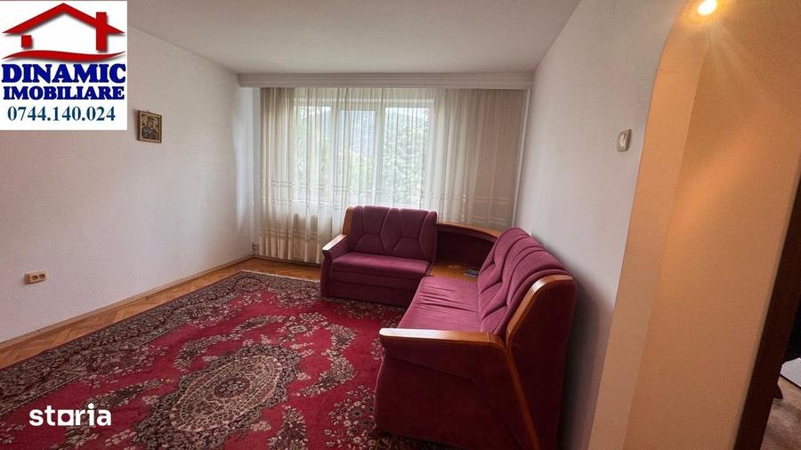 Apartament cu 3 camere semidecomandat în Nord