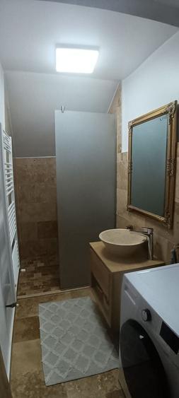 Casă individuală cu 5 camere decomandat cu Canalizare în Moșnița Veche