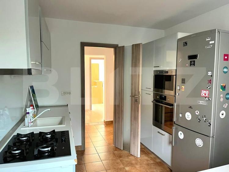 Apartament cu 4 camere decomandat, mobilat în Brâncoveanu