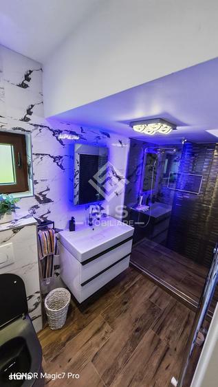 Casă cu 5 camere cu Teren 500 Mp în Central