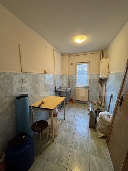 Apartament cu 2 camere semidecomandat, mobilat în Bejan