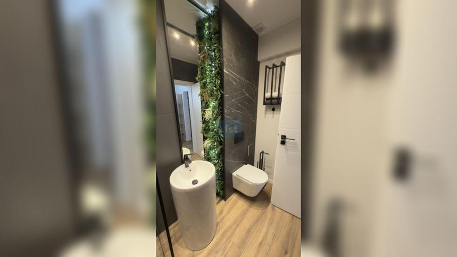 Apartament cu 2 camere semidecomandat, mobilat în Calea Turzii