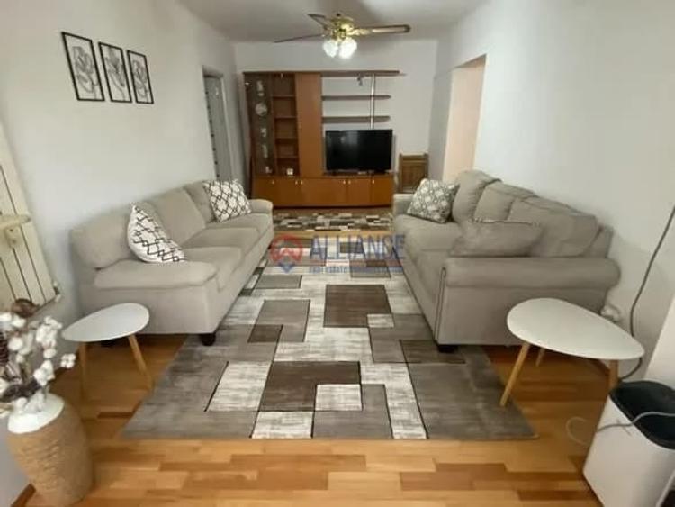 Apartament cu 3 camere în Tomis I