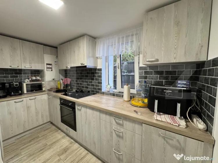 Casă cu 6 camere cu Teren 2500 Mp în Central