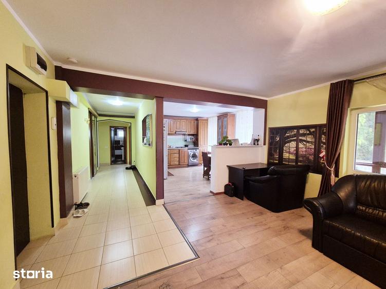 Apartament cu 4 camere decomandat în Calea Romanului
