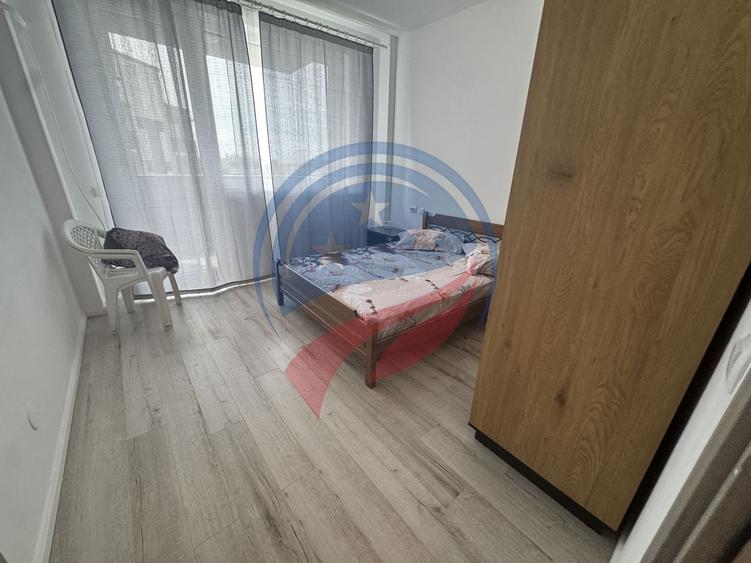 Apartament cu 3 camere semidecomandat, mobilat în Central