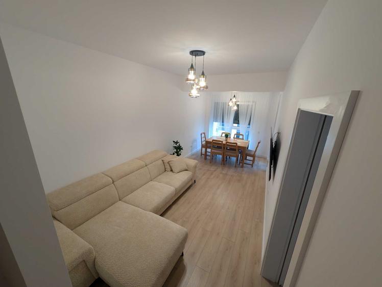 Apartament cu 3 camere decomandat în Central