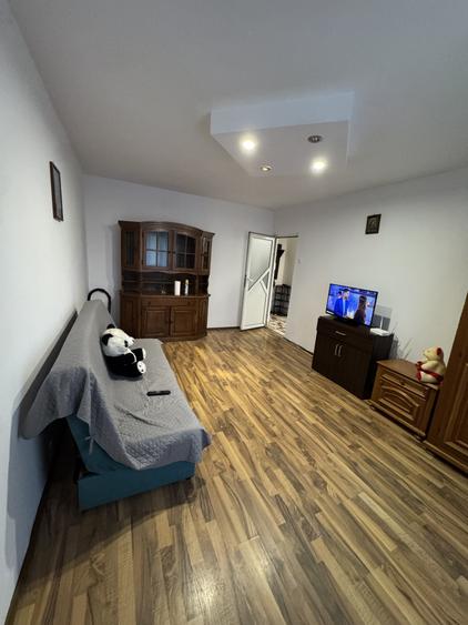 Apartament cu 2 camere decomandat, mobilat în Paltiniș