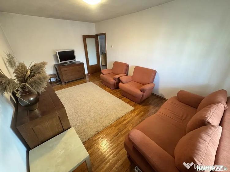 Apartament cu 3 camere decomandat în Delfinariu