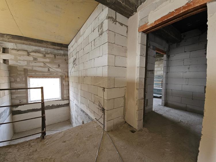 Apartament cu 2 camere decomandat în Kamsas