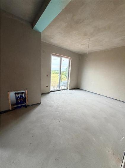 Duplex cu 5 camere cu Canalizare în Moșnița Nouă