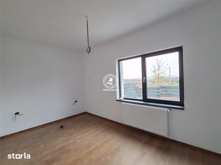 Casă cu 4 camere cu Teren 500 Mp în Valea Lupului