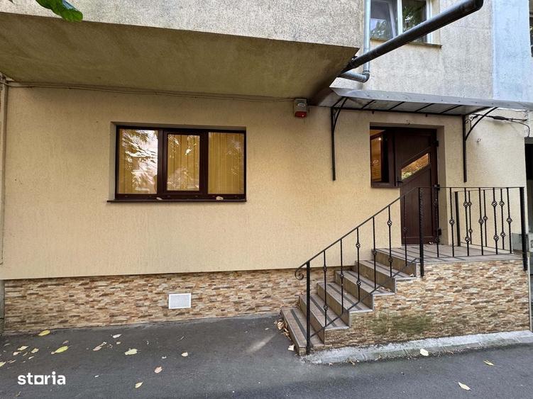 Spațiu comercial, de 70 mp, în Micro 16