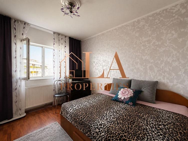 Apartament cu 3 camere decomandat în Drumul Taberei