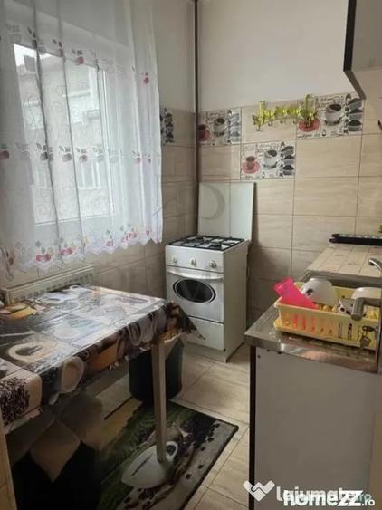 Garsonieră decomandată în Lipovei