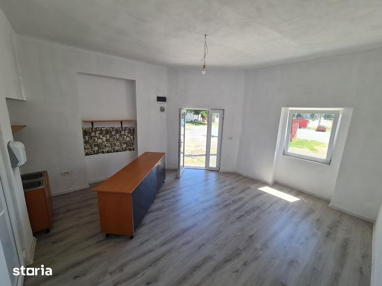 Spațiu comercial, de 62 mp, în Pâncota