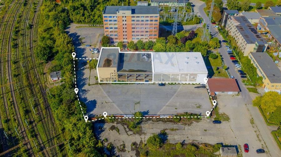 Spațiu industrial, de 2,060 mp, în Tractorul