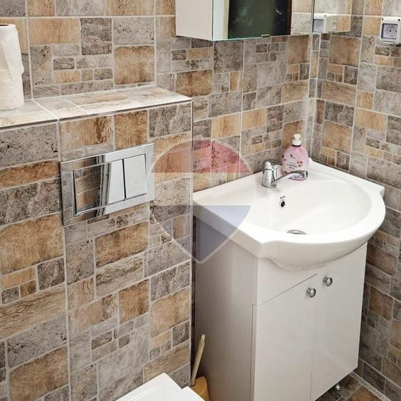 Apartament cu 4 camere decomandat în Nufărul