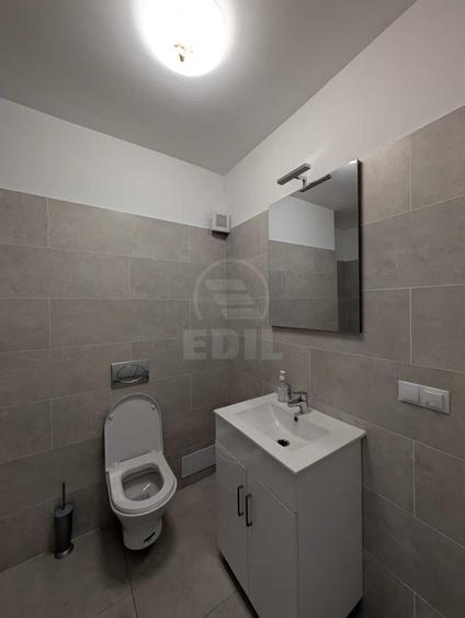 Apartament cu 3 camere semidecomandat în Florești