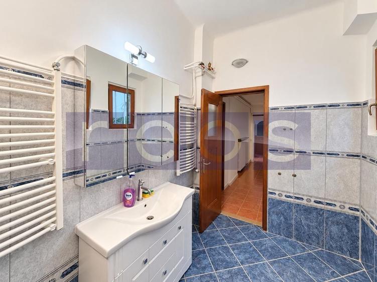 Apartament cu 4 camere în Aviatorilor