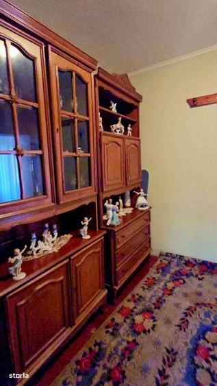 Casă cu 4 camere în Traian