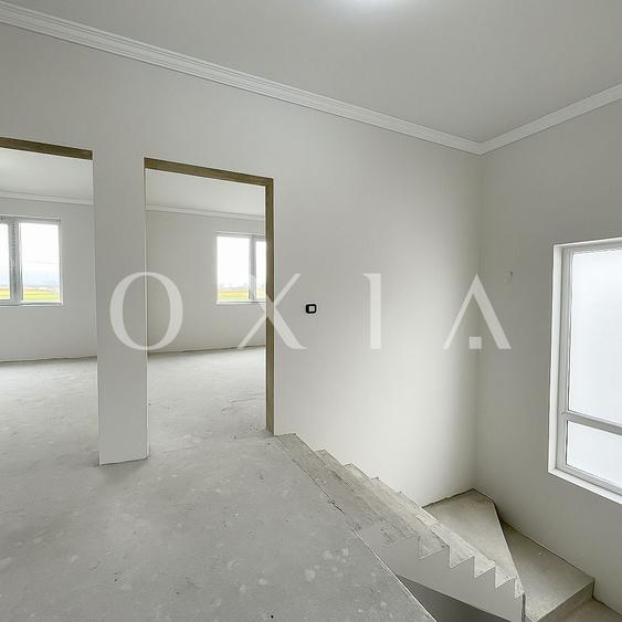 Duplex cu 5 camere cu Canalizare în Săcălaz